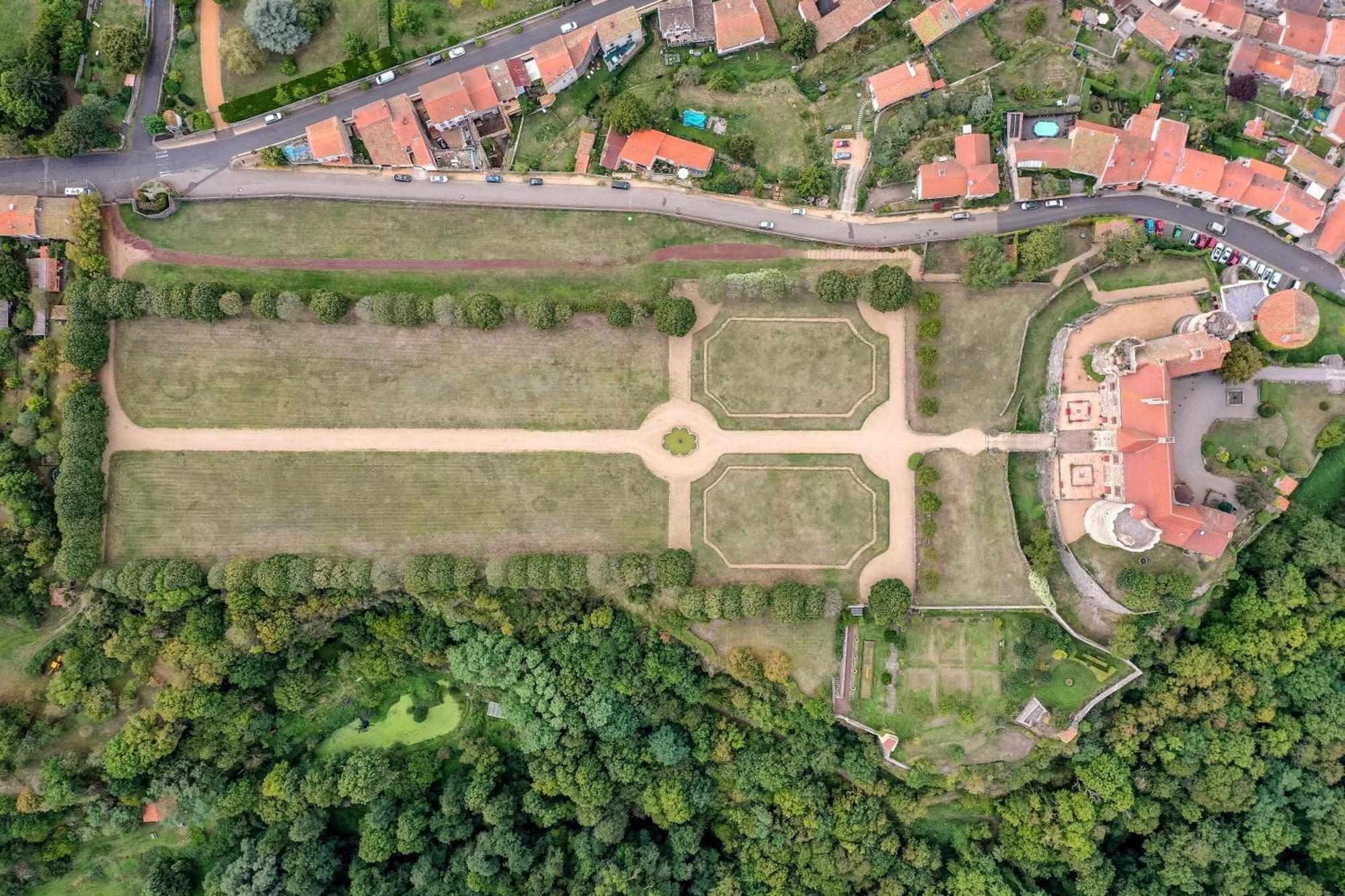 Chateau Royal De Saint-Saturnin المظهر الخارجي الصورة