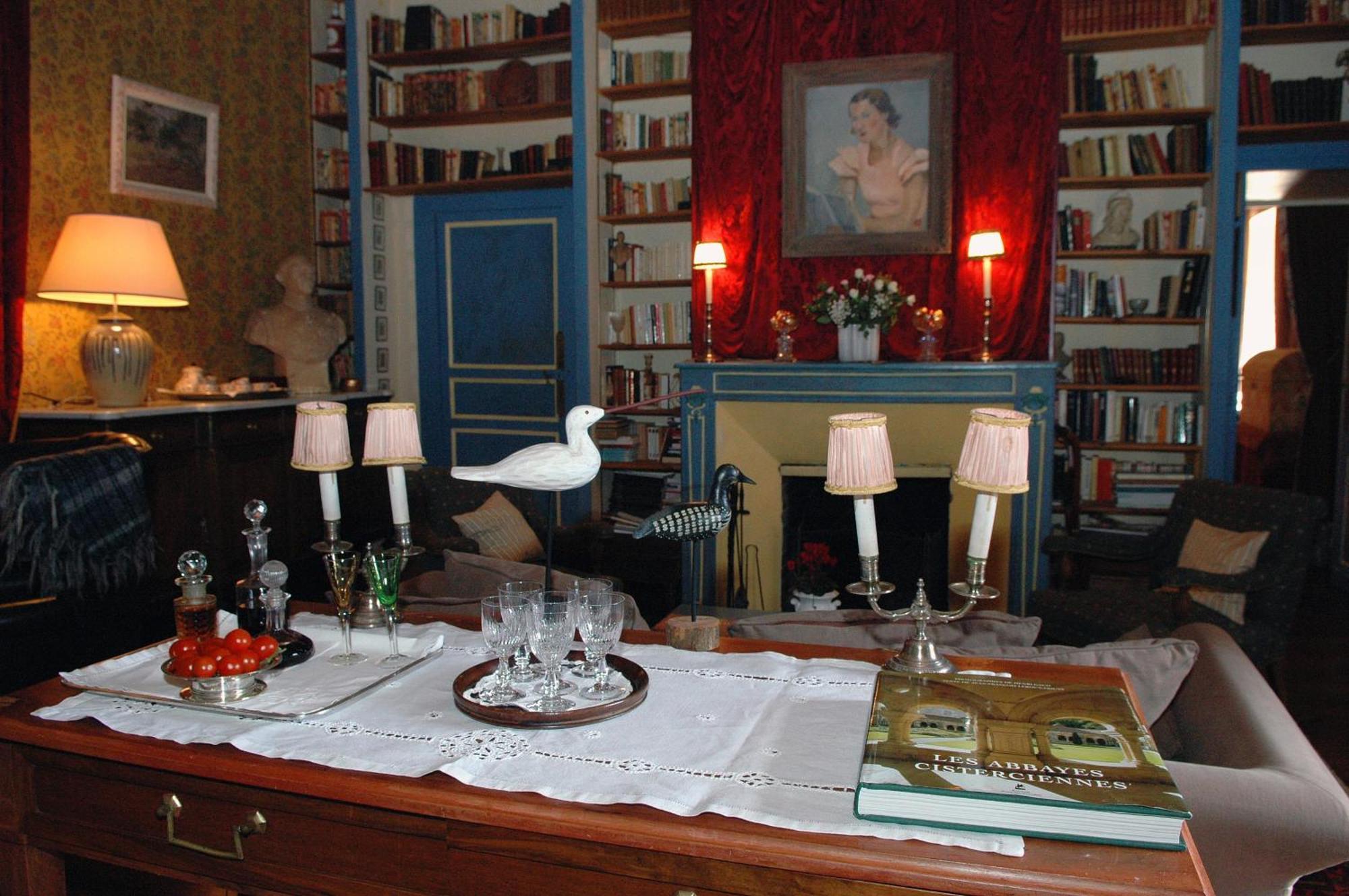 Chateau Royal De Saint-Saturnin المظهر الخارجي الصورة